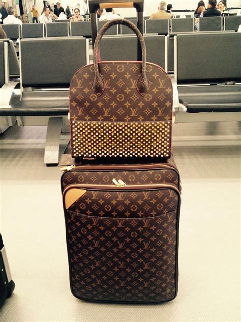 louis vuitton bags at saks fifth avenue